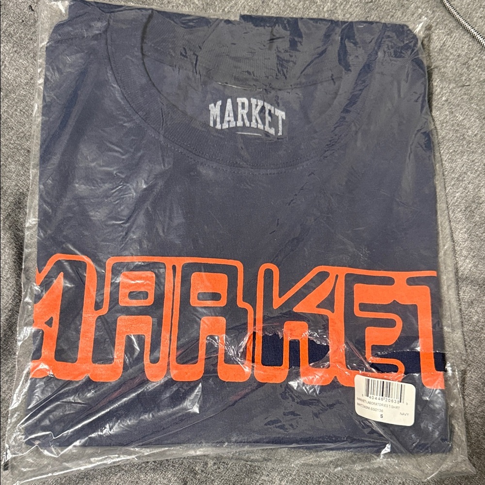 Market Men's Navy Blue T-Shirt